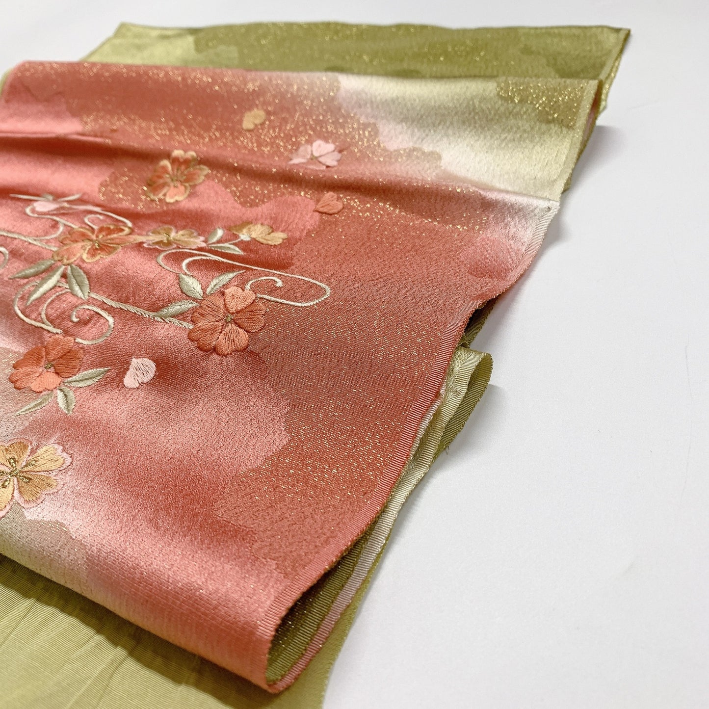 ［8739］帯締め 帯揚げ セット 草花流水文様 金通し地 正絹 着物 帯絞め