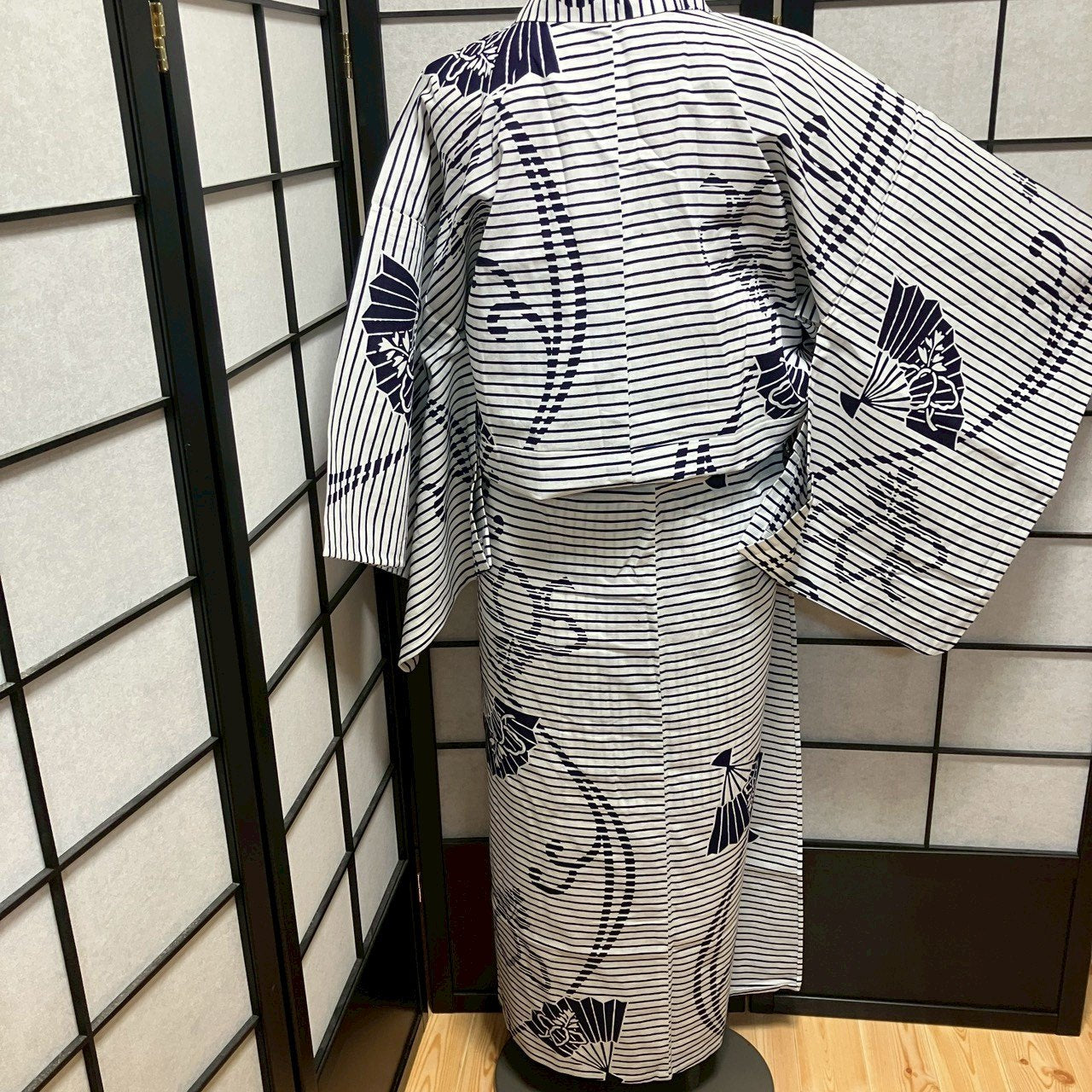 ［9451］浴衣 美品 横段花扇文様 白 綿 リメイク ゆかた レディース