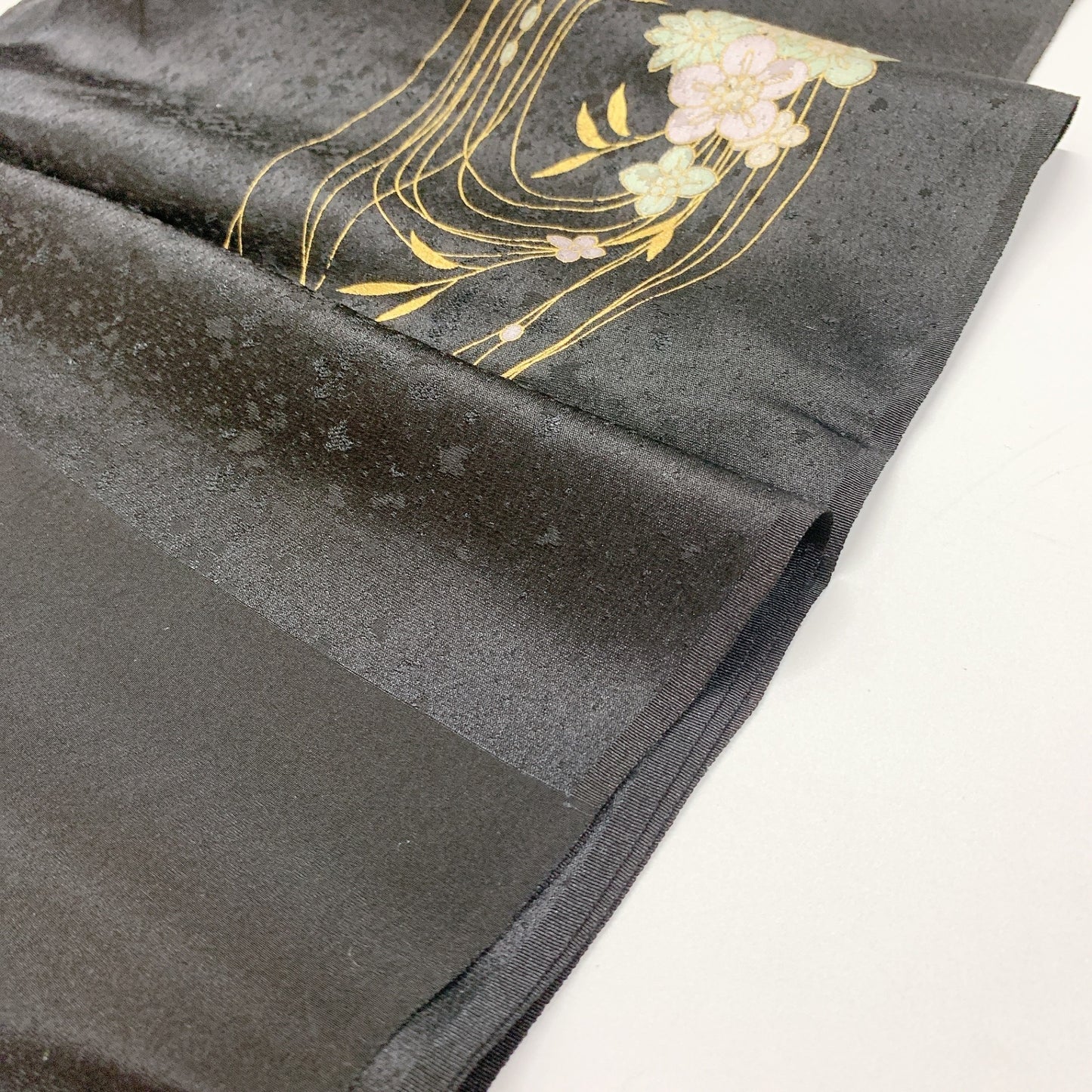 ［8304］帯締め 帯揚げ セット 枝花文様 金彩 黒 正絹 着物 帯絞め
