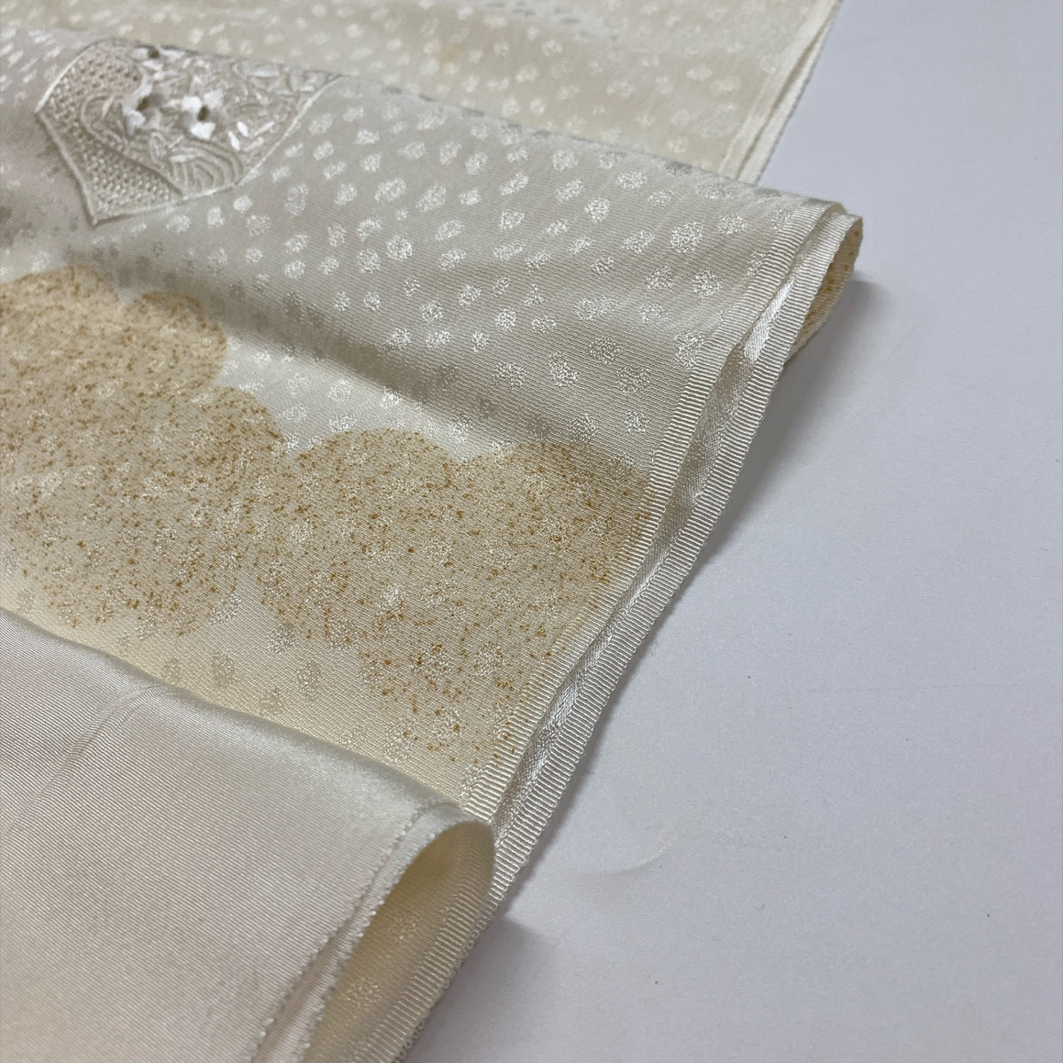 ［9829］帯締め 帯揚げ セット 亀甲花文様 雲取 金彩 白 正絹 着物 帯絞め