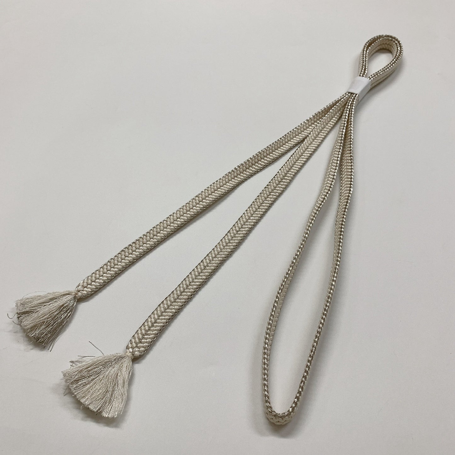 ［9048］帯締め 帯揚げ セット 舞蝶文様 金銀糸 白 正絹 着物 帯絞め