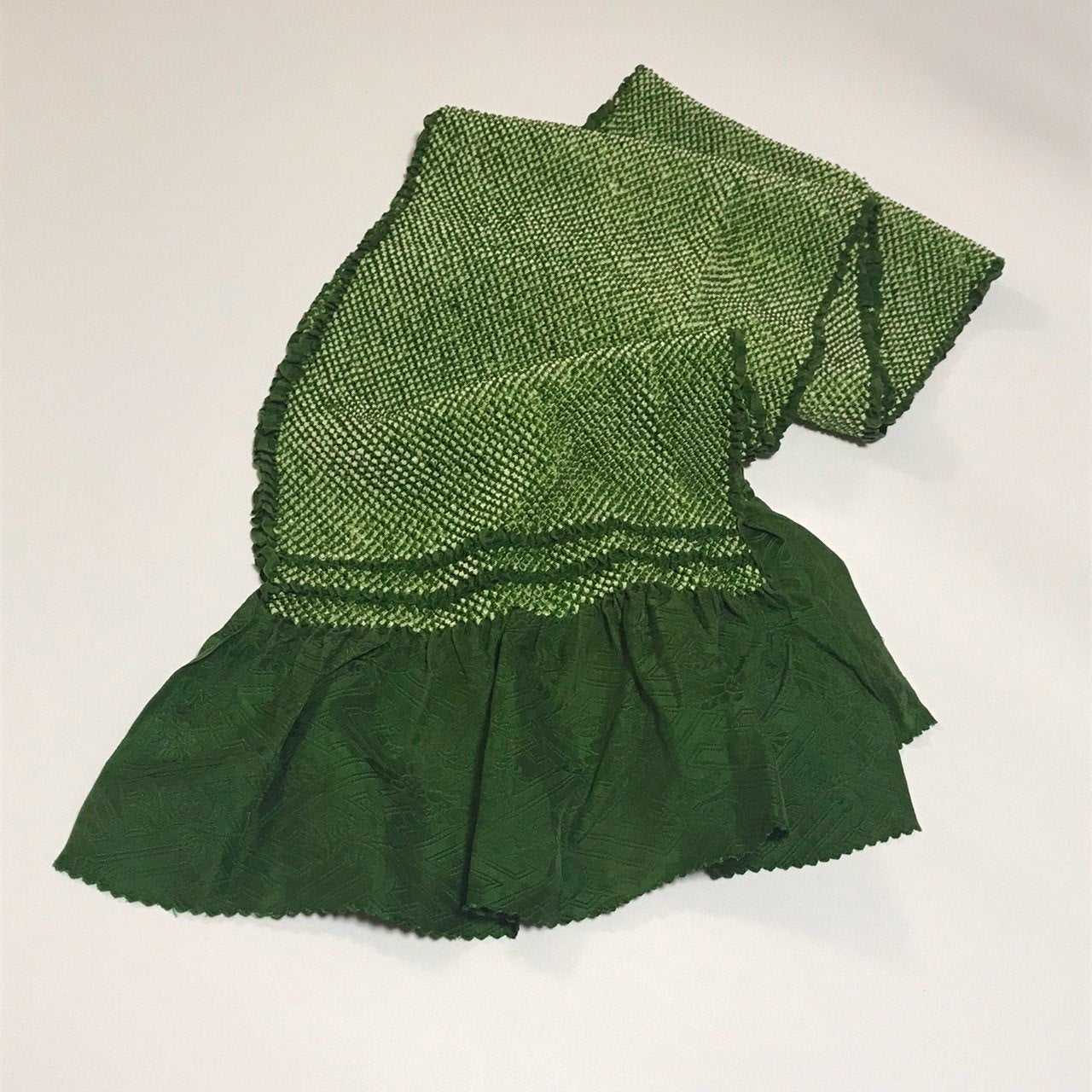 ［9973］帯締め 帯揚げ セット 美品 総絞り 金糸 正絹 着物 帯絞め 成人式 振袖