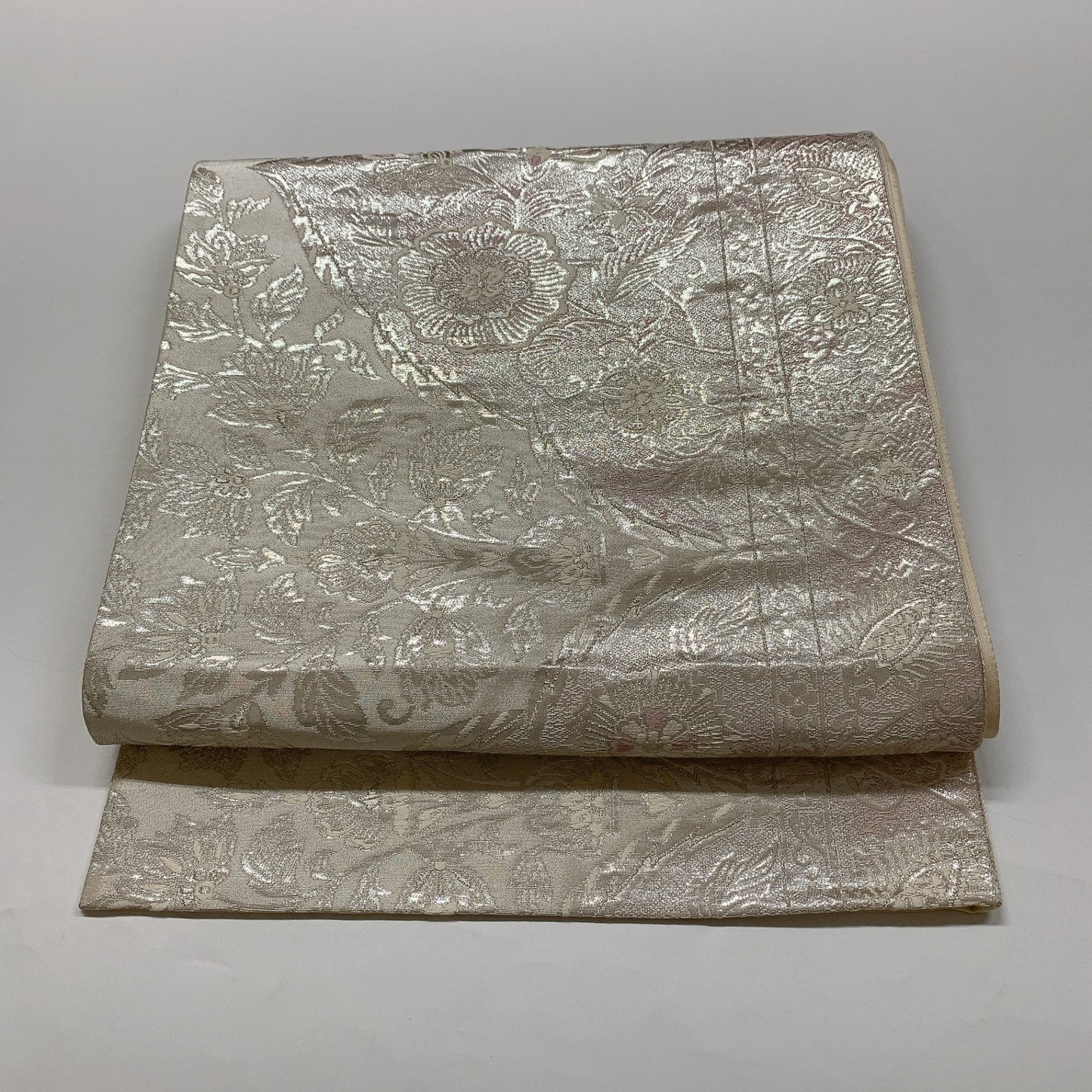 ［8931］袋帯 花唐草文様 銀彩 シルバー 六通 逸品 着物 正絹 フォーマル