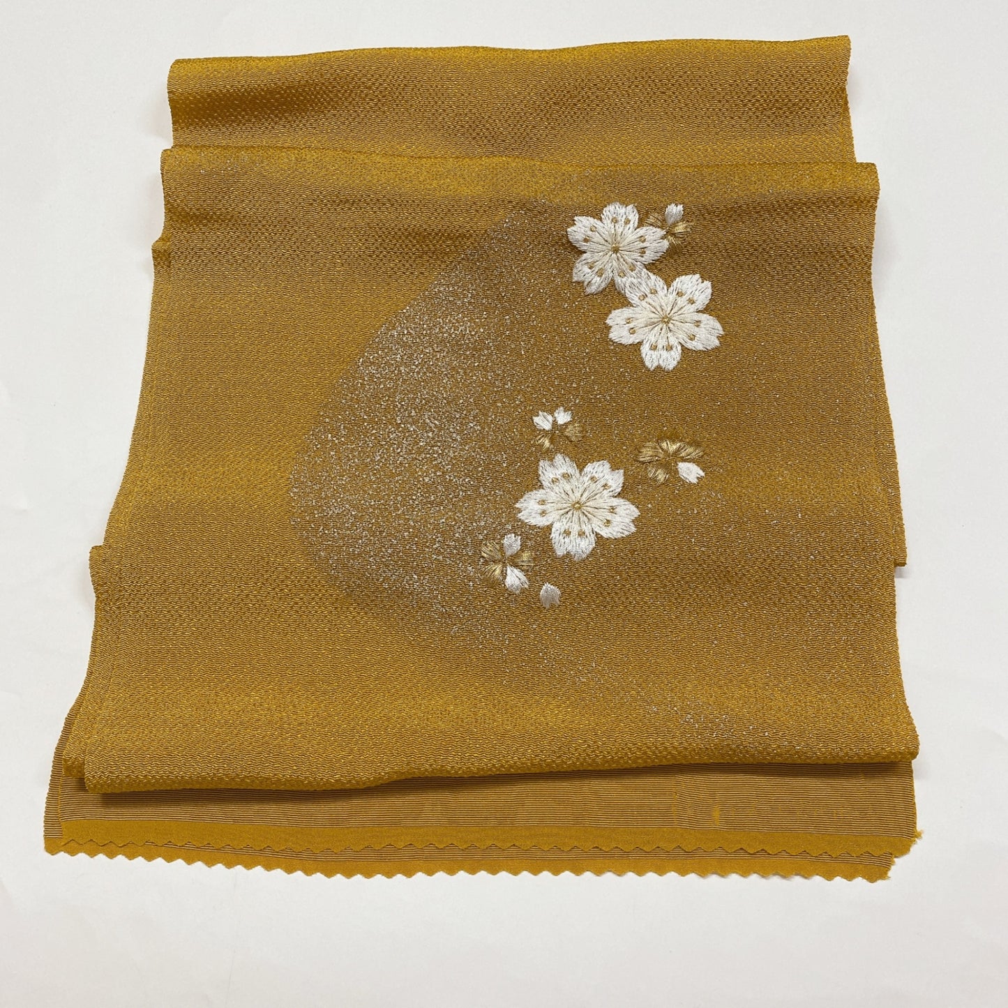 ［8599］帯締め 帯揚げ セット 舞桜文様 刺繍 金糸 銀彩 正絹 着物 帯絞め
