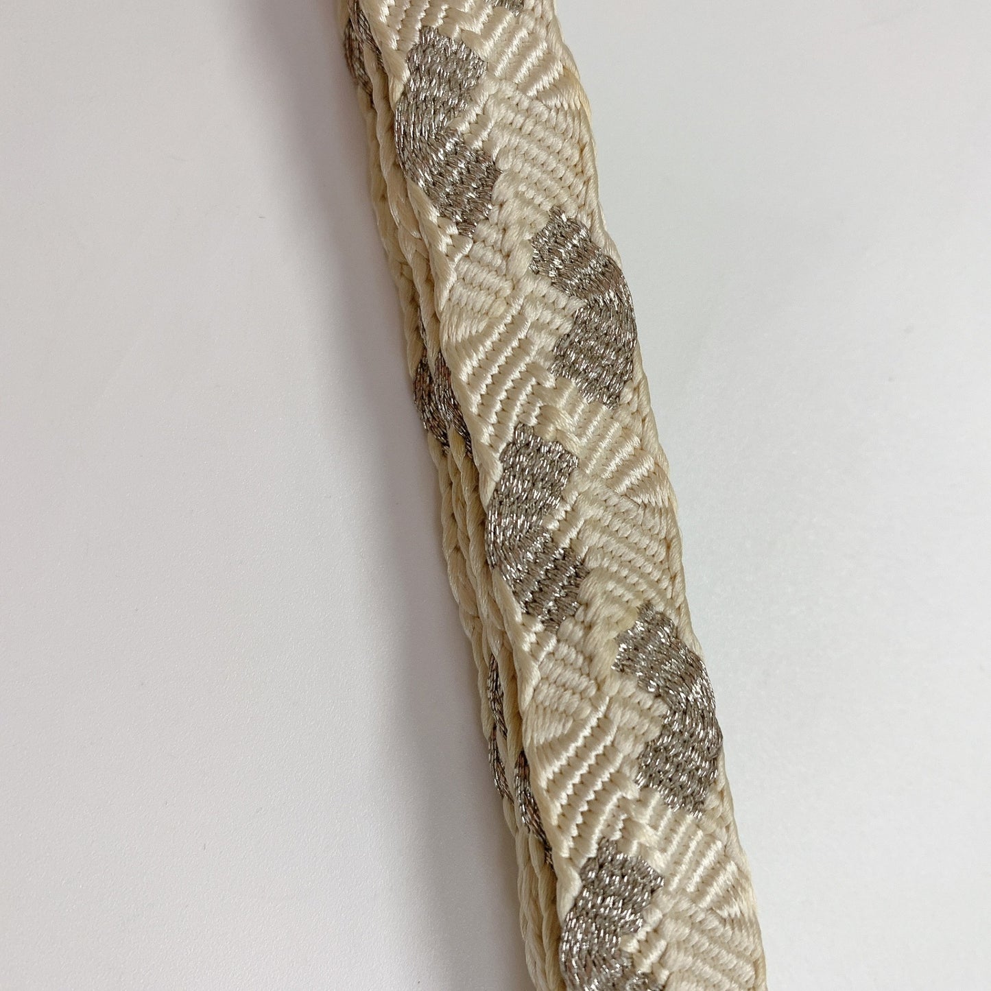 ［8628］帯締め 帯揚げ セット 蔓文様 銀糸 白 正絹 着物 帯絞め