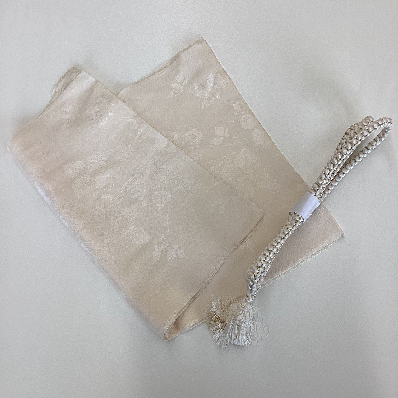 ［8211］帯締め 帯揚げ セット 枝花文様 金糸 白 正絹 着物 帯絞め