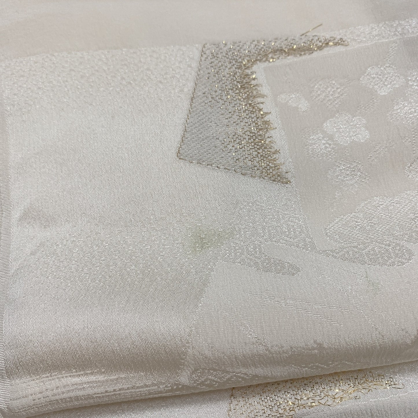 ［9056］帯締め 帯揚げ セット 重ね色紙花文様 金彩 正絹 着物 帯絞め 白