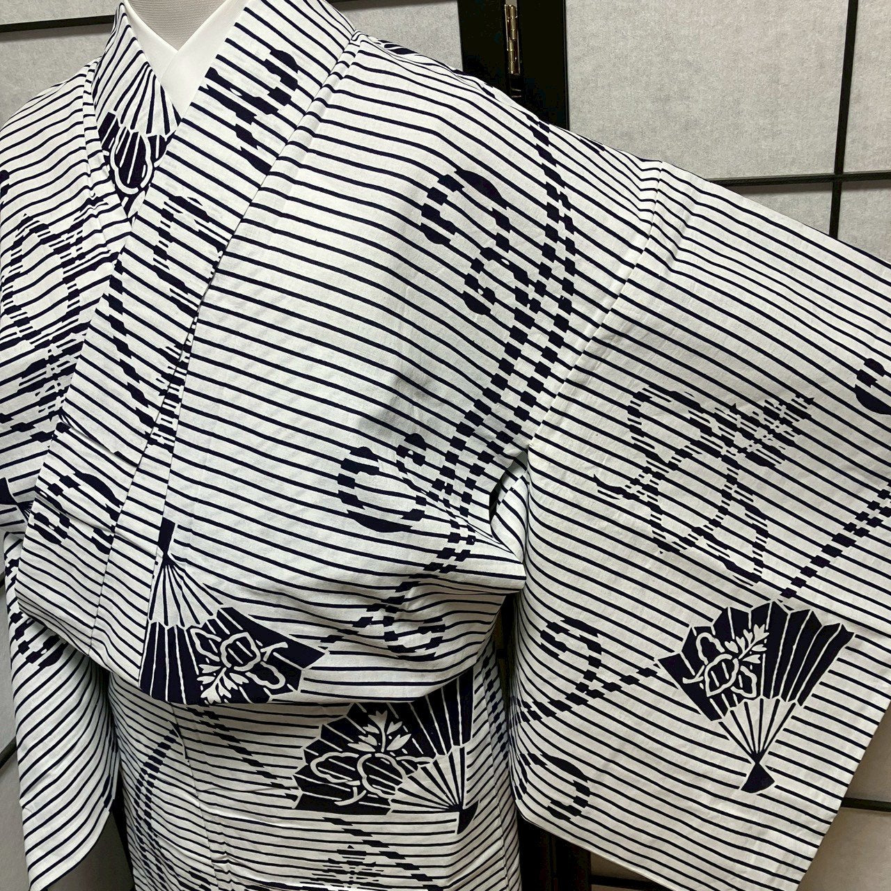 ［9451］浴衣 美品 横段花扇文様 白 綿 リメイク ゆかた レディース