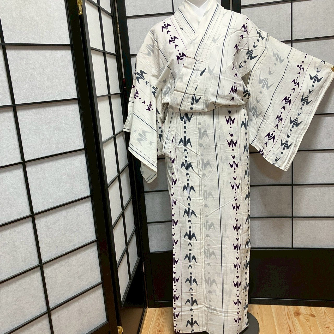 ［9066］浴衣 燕絣文様 白 ゆかた 綿 レディース リメイク