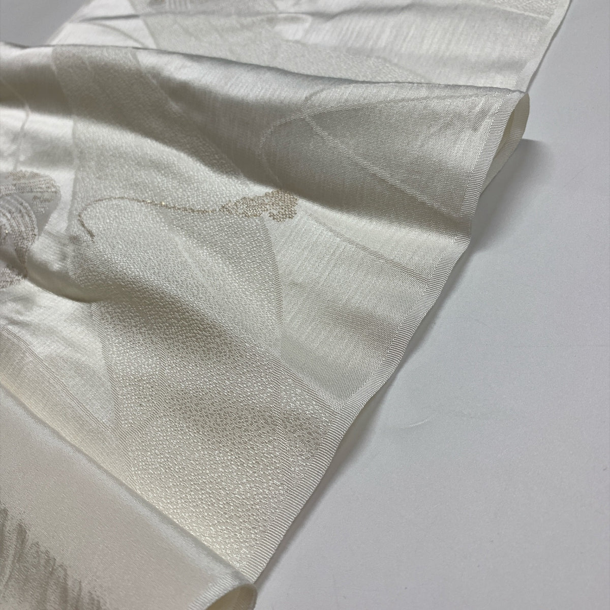 ［9832］帯締め 帯揚げ セット 草花鞠文様 金糸 白 正絹 着物 帯絞め