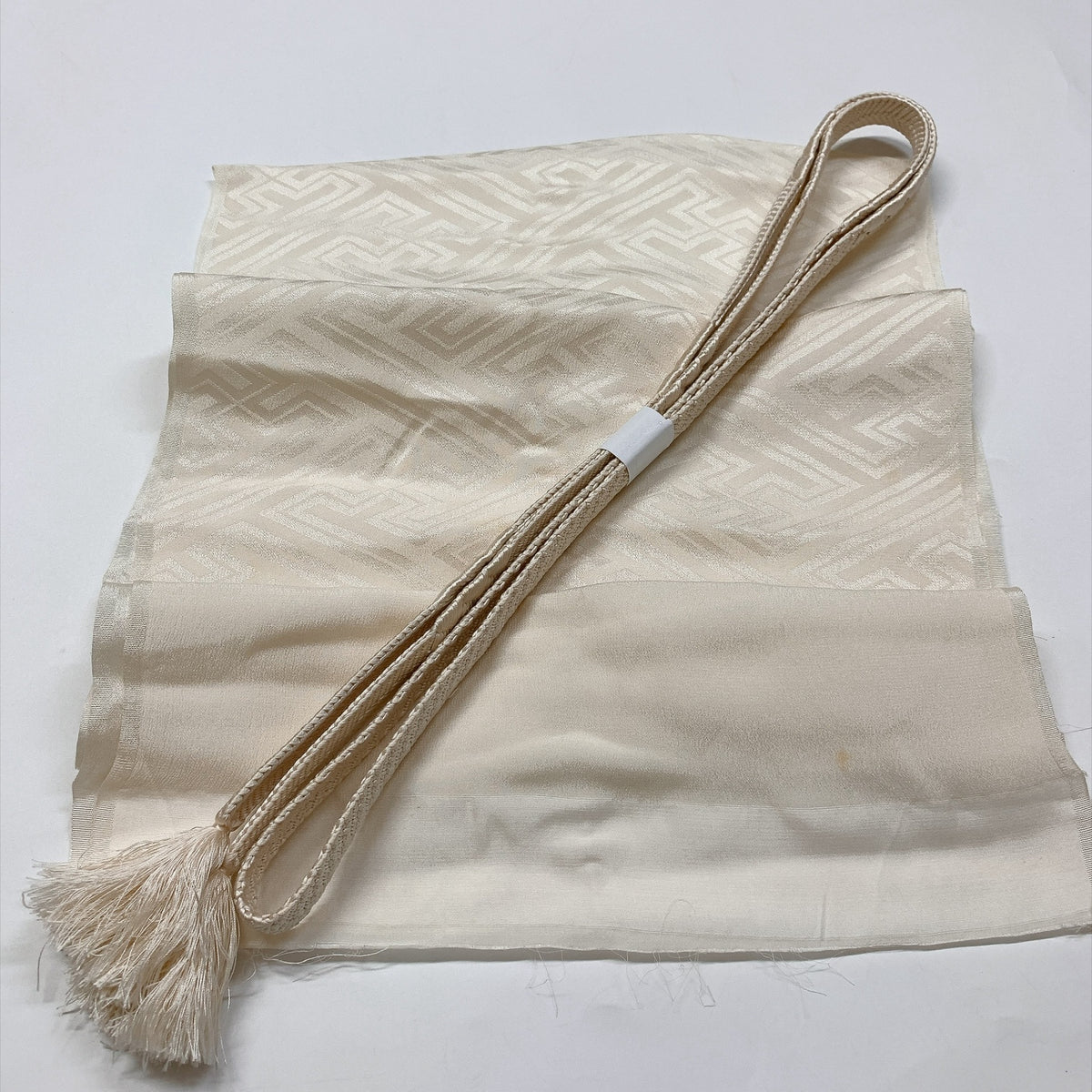［9853］帯締め 帯揚げ セット 紗綾形 銀糸 白 正絹 着物 帯絞め