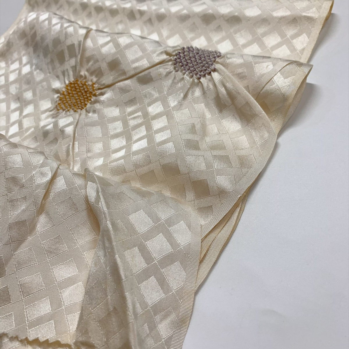 ［9872］帯締め 帯揚げ セット 花籬文様 白 絞り 正絹 着物 帯絞め