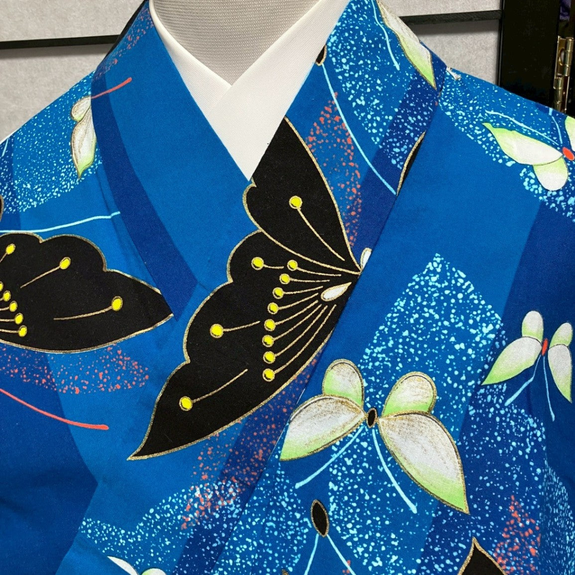 ［9433］浴衣 美品 舞蝶文様 金彩 綿 レディース リメイク ゆかた