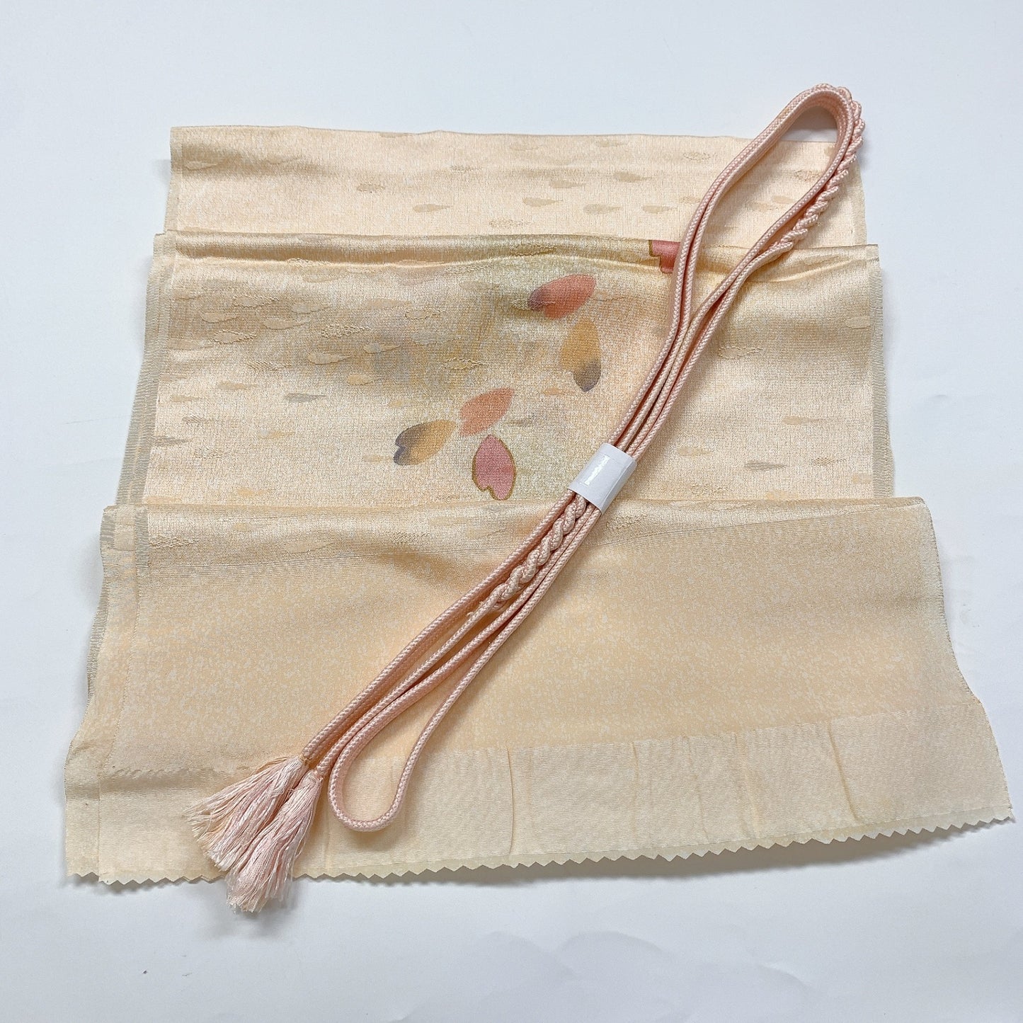 ［8662］帯締め 帯揚げ セット 花びら散らし 金彩 正絹 着物 帯絞め