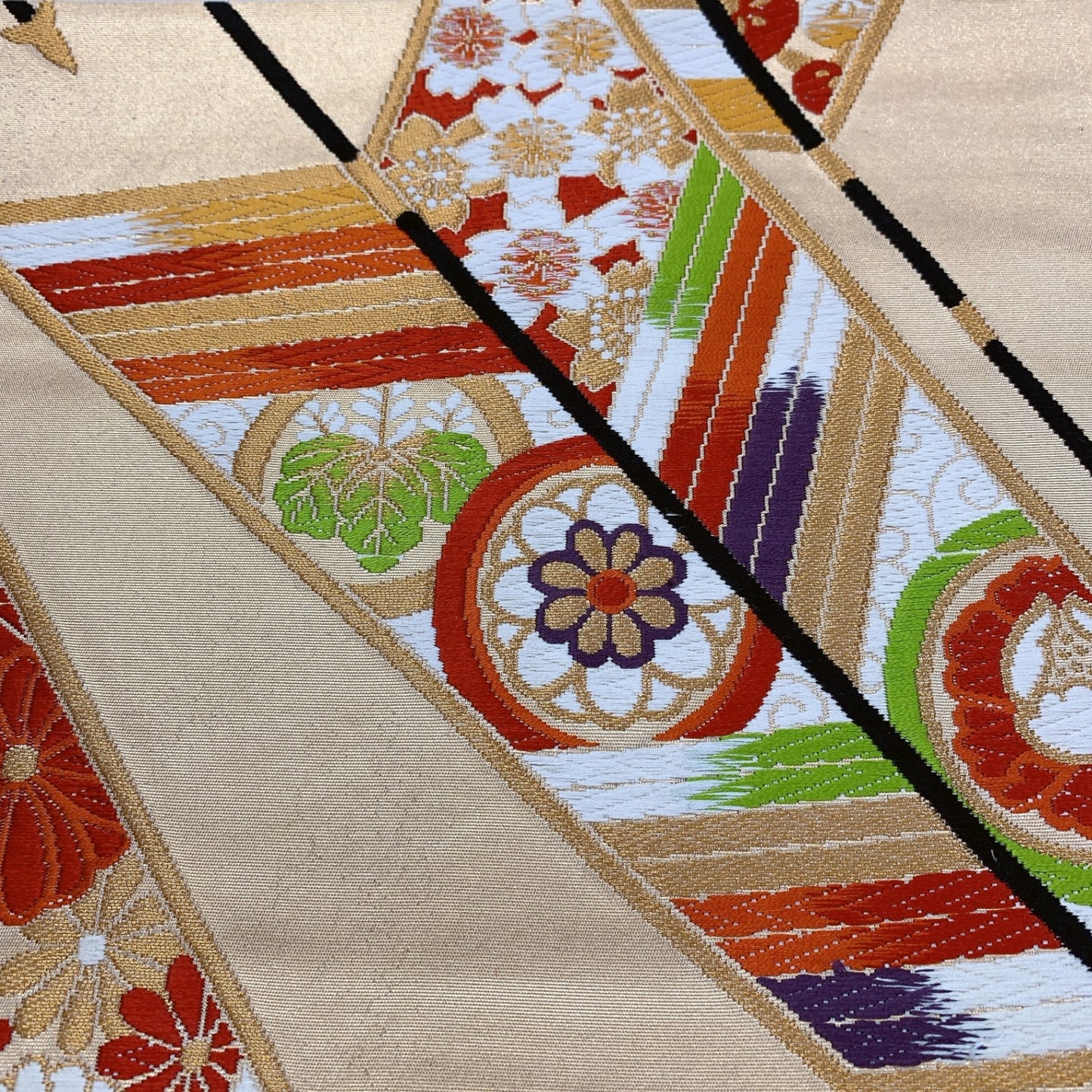 ［8999］袋帯 草花矢羽根文様 刺繍 金彩 六通 正絹 着物 フォーマル