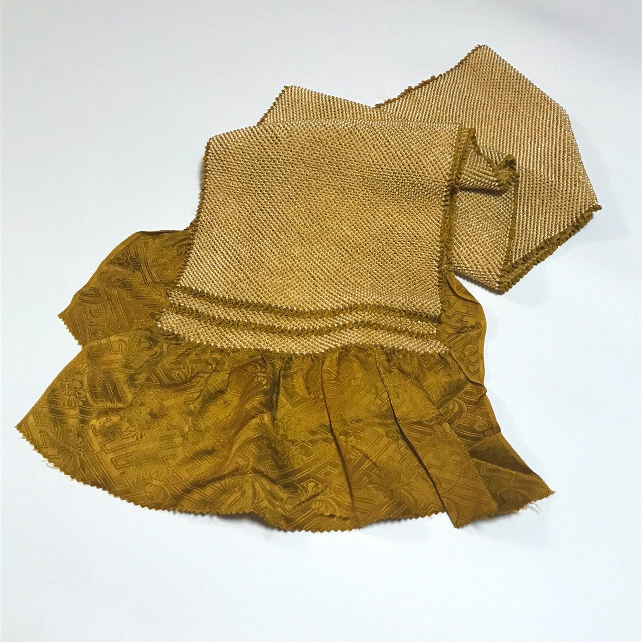 ［9976］帯締め 帯揚げ セット 美品 総絞り 金糸 正絹 着物 帯絞め 振袖 成人式