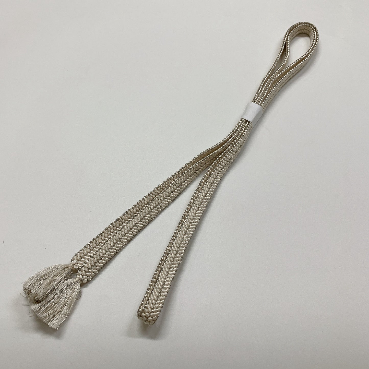 ［9048］帯締め 帯揚げ セット 舞蝶文様 金銀糸 白 正絹 着物 帯絞め