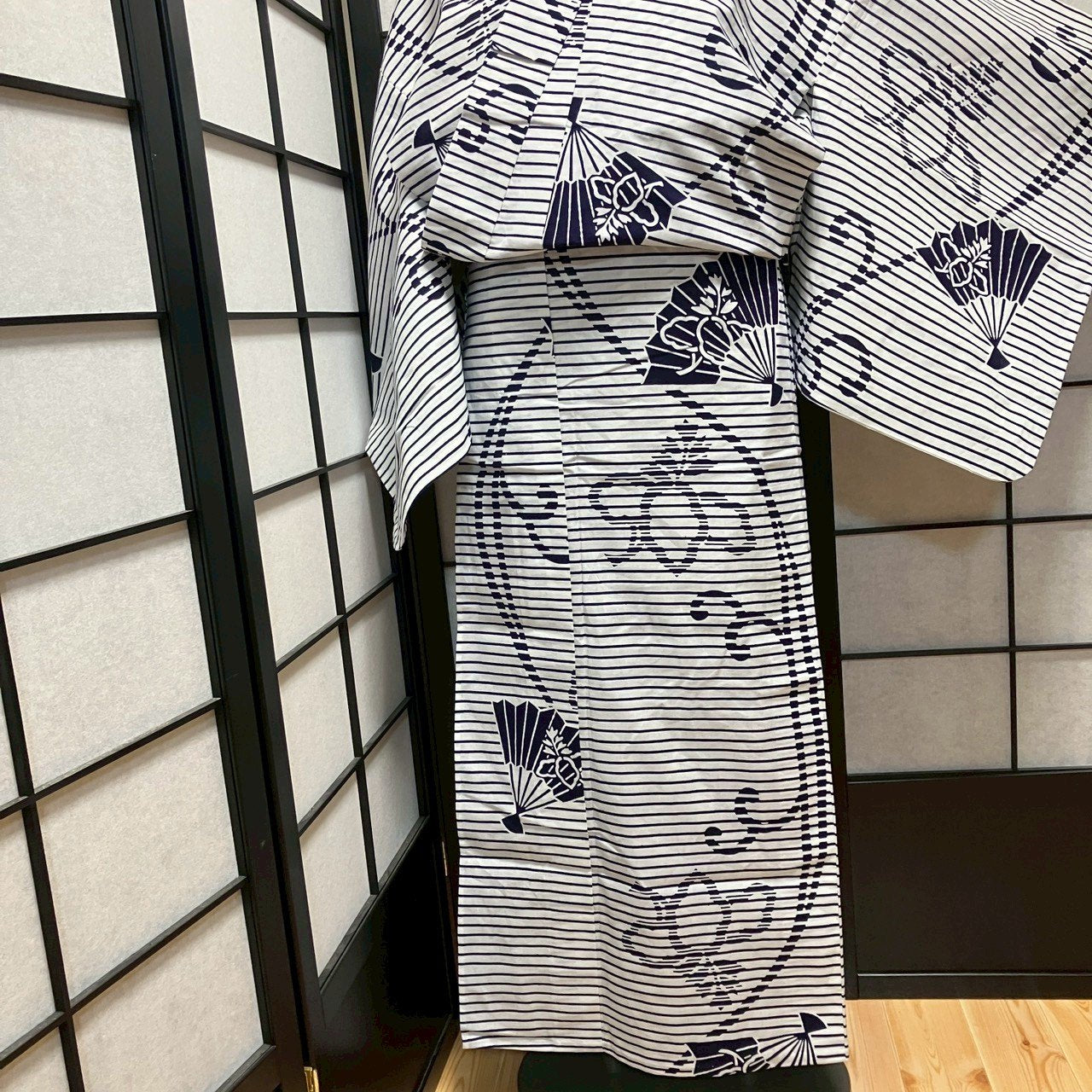［9451］浴衣 美品 横段花扇文様 白 綿 リメイク ゆかた レディース